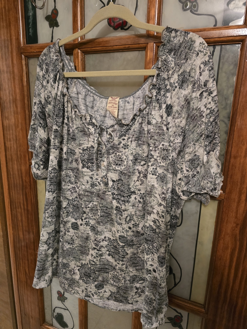 Faded Glory Black and White Floral Print Peasant Blouse